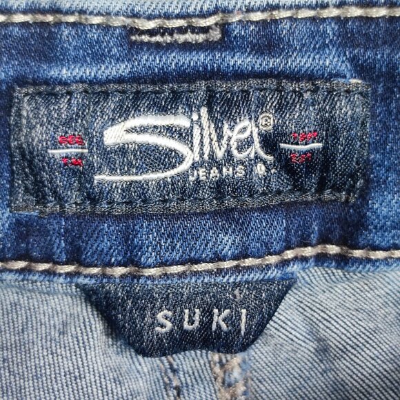 Silver Jeans Suki Capri women's size W26/L22 1/2 dark wash blue, low-rise - Picture 6 of 13